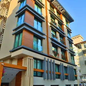 https://n-the-middle-hotel.allantalyahotels.org
